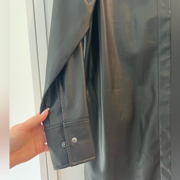 Design Lab Women’s Black Leather Long Dress Shirt - Picture 2 of 4